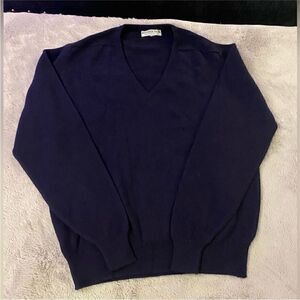 Jennifer Tyler cashmere  V-Neck Sweater in Navy, M